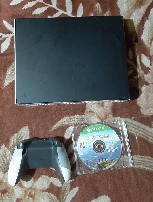 Vând Xbox one s complet în stare bună excelentă
