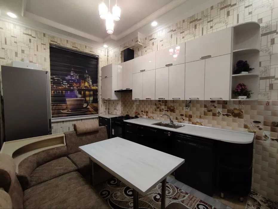 Chilonzor 25 kvartal 70 kv.m. 2 xona evro rem. G'ishtli dom