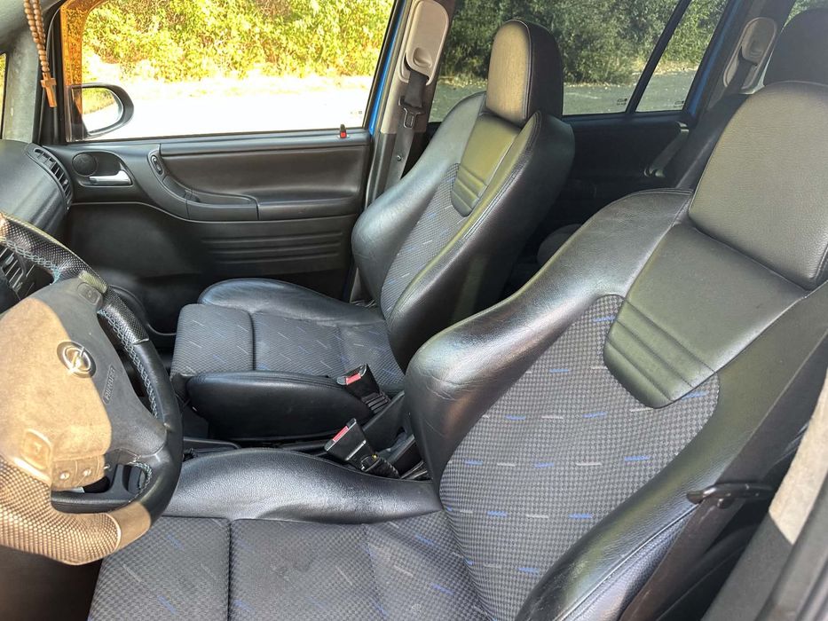 Opel Zafira OPC