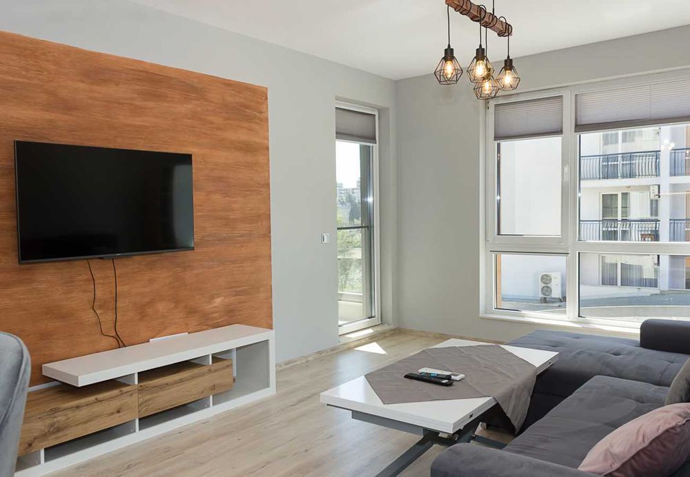 Дава се под наем Двустаен апартамент в к.к. Св.Св. Константин и Елена - 60 кв.м за 650 € - Снимка #2