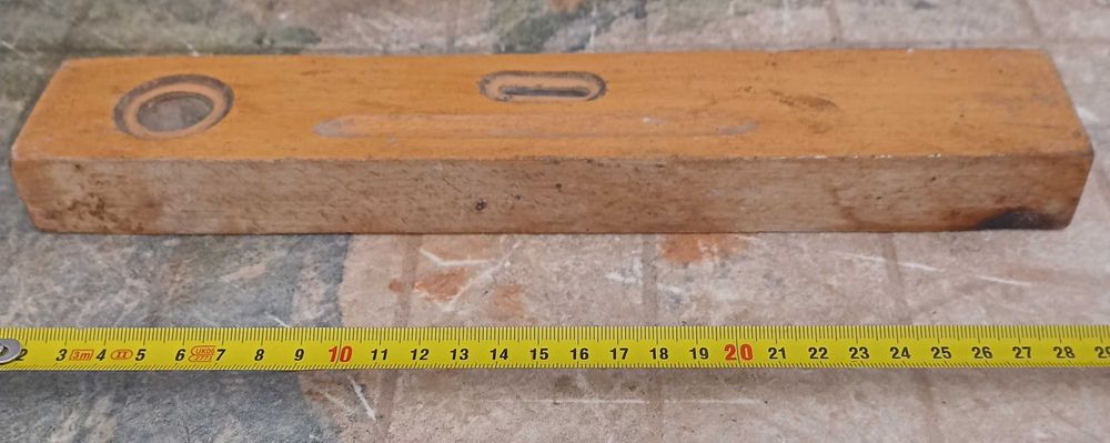 Стар Дървен Нивелир