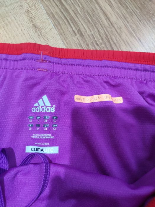Pantaloni scurți de damă Adidas mărimea S/M