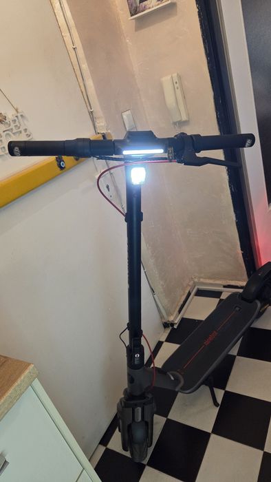 Електическа тротинетка Segway Ninebot F3