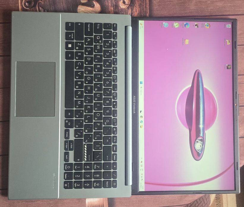 Asus Vivobook 15'  E1504F