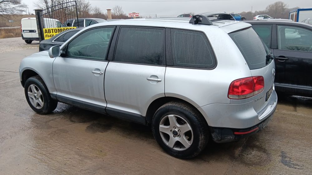 VW Touareg 2.5 R5 ,174 к.с. , ръчка ,60 броя на части