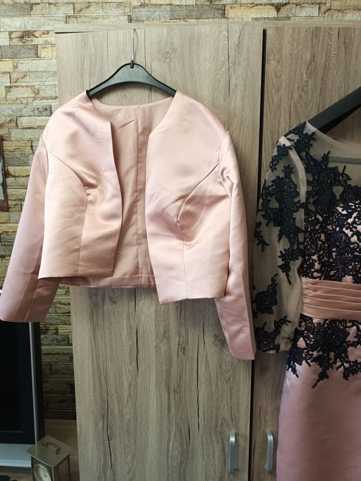 Официална рокля размер М