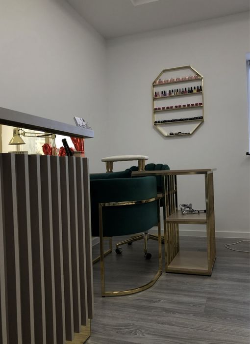 Închiriere post manichiură/pedichiură Iași