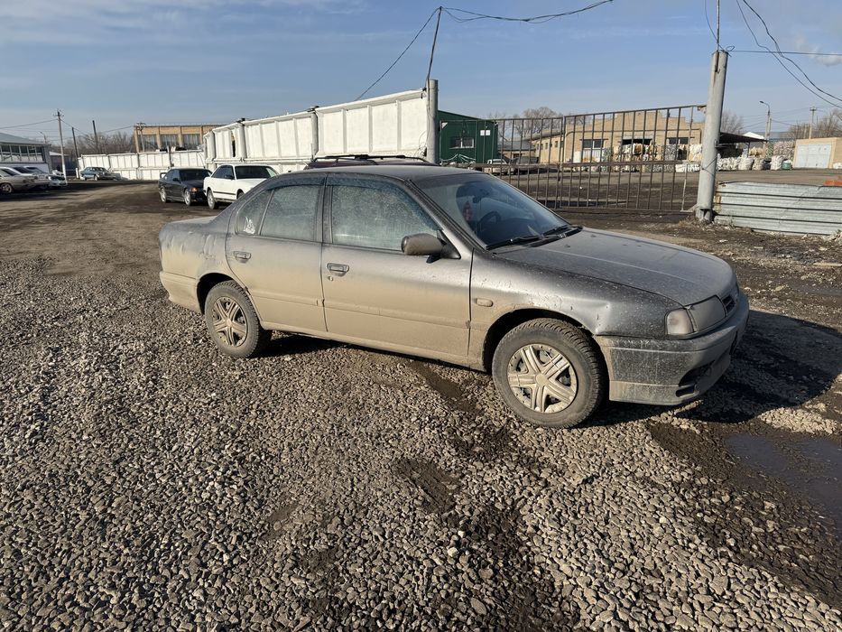 Nissan primera p 10