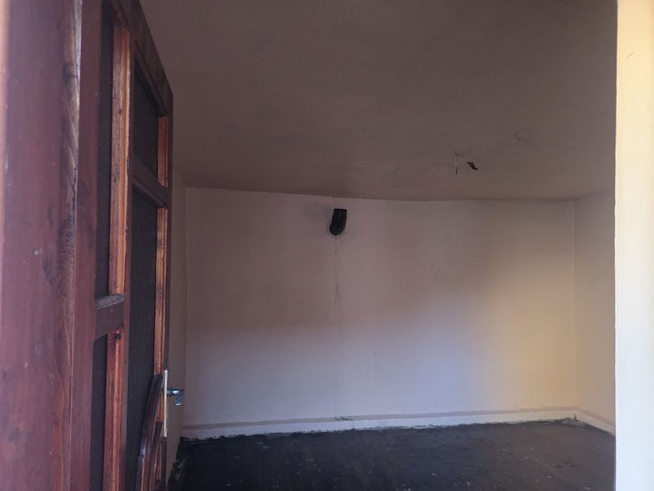 Ciclova Romana, casă locuibilă,toate utilitățile, camere noi,.