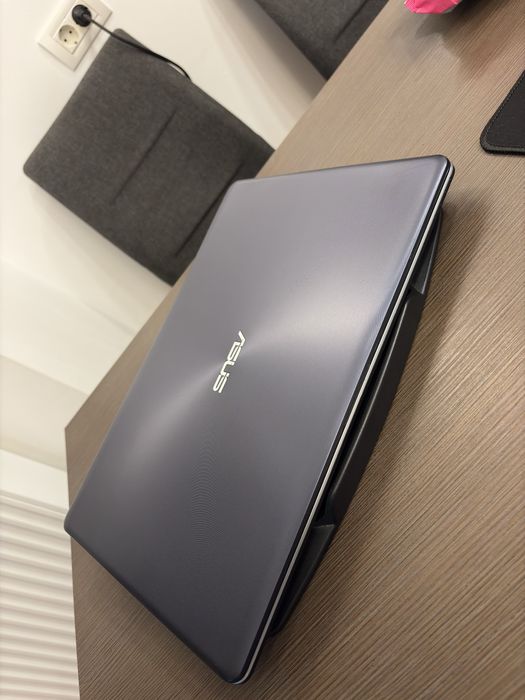 Asus VivoBook 15.6 “