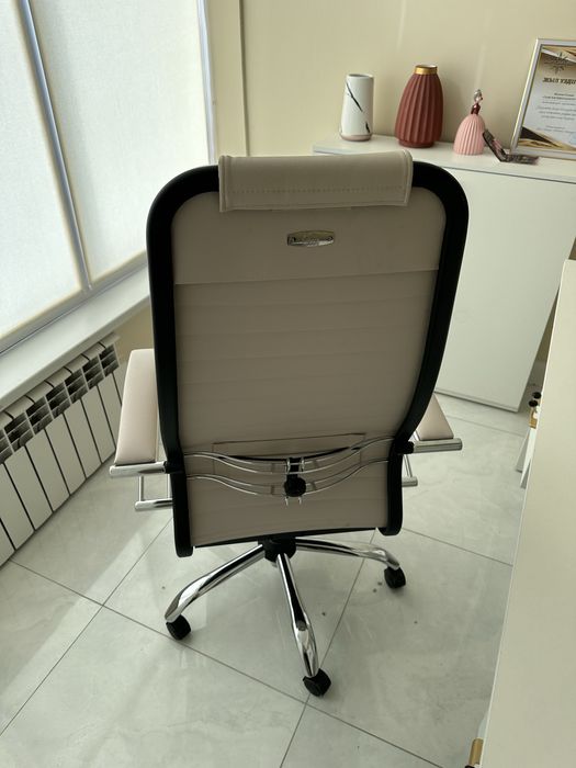 Продам кресло директора