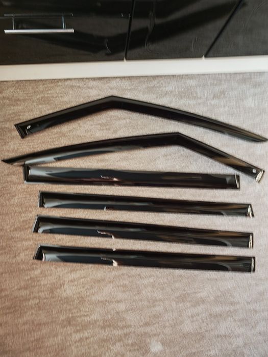 Продам комплект дефлекторов