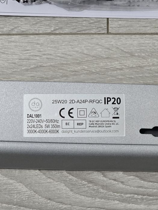 Lampă LED sub dulap bucătărie – pivotantă, 3 culori, 350 lm, 33 cm