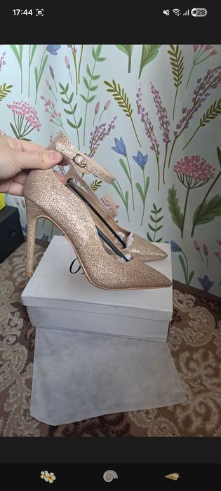Женская нарядная туфелька золушка