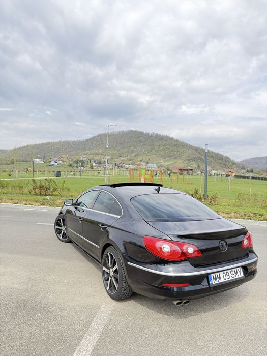 Volkswagen Passat CC.