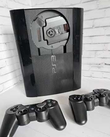 PlayStation 3 и много игр (прошитая)