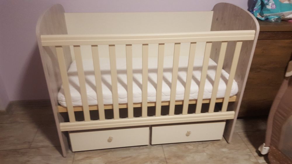 НАМАЛЕНА НА 99лв Детско Легло с люлеещ механизъм+ подарък хубав матрак