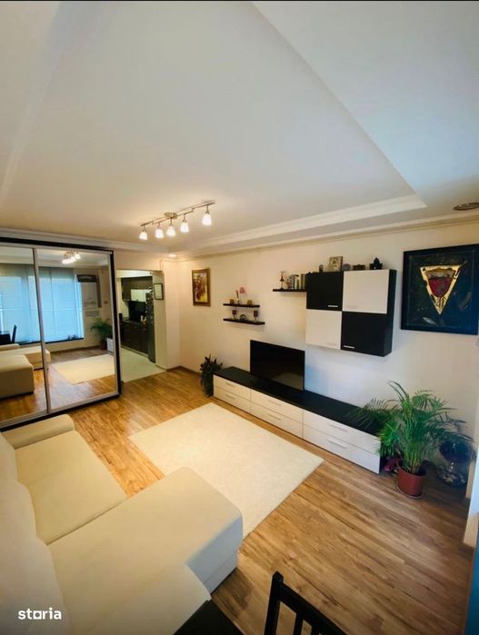 De inchiriat: Studio Diamond Residence Pipera Iancu Nicolae | Piscina — fotografia 3