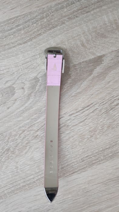 Ръчен, дамски, розов часовник.