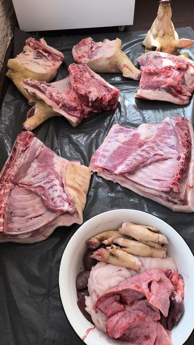 Мясо деревенских хрюшек