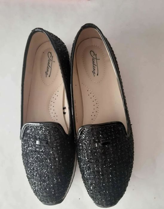 Черни дамски обувки с ефект