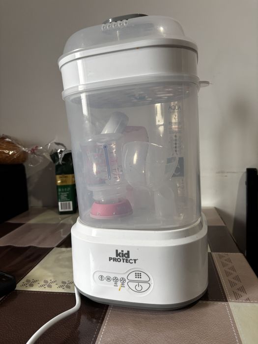 Sterilizator pentru biberoane