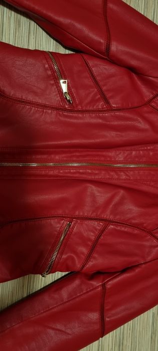 Страхотно кожено червено яке