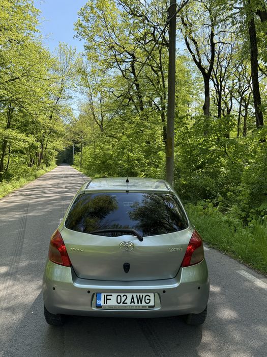 Toyota Yaris 1.3 VVT-i SOL – întreținută exemplar, fără rugină