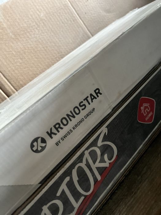 Продам две пачки ламината