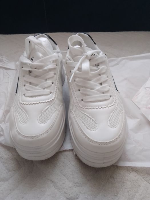 Кроссовки для девочек