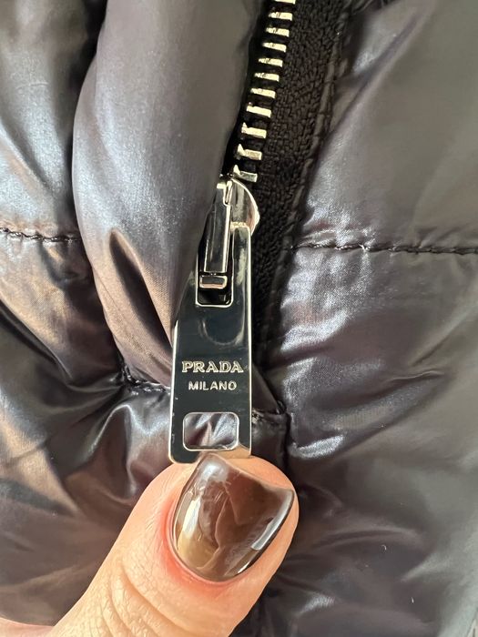 Geaca de puf Prada