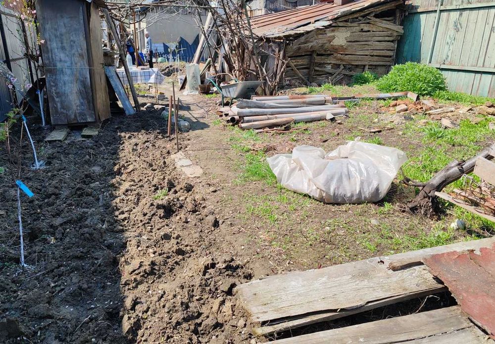 Casa batraneasca din caramida si paianta pentru demolat sau renovare aproape de Piata Concordia