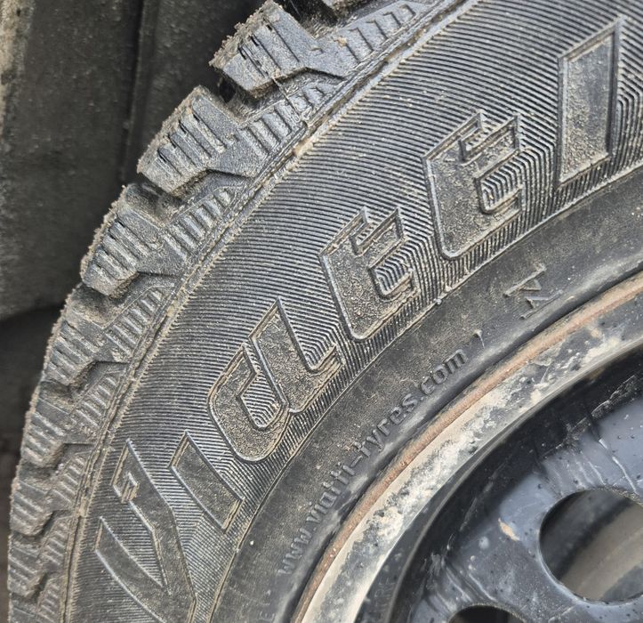 Продам зимние шины