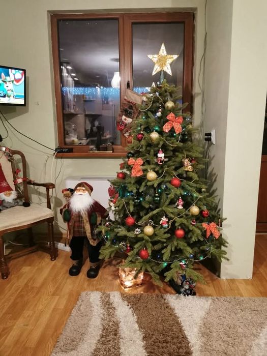 Елха с 3д реалистични иглички