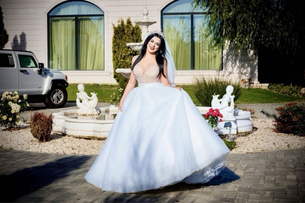 Vand Rochie Mireasa marca Team Bride + CADOU VOAL si CRINOLINA