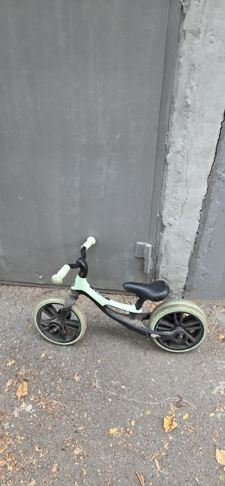 Продам детский беговел