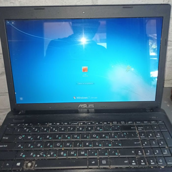 лаптоп асус отлично работи .