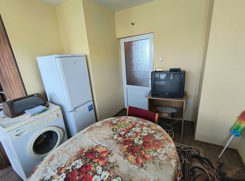 Тристаен апартамент в Три чучура център