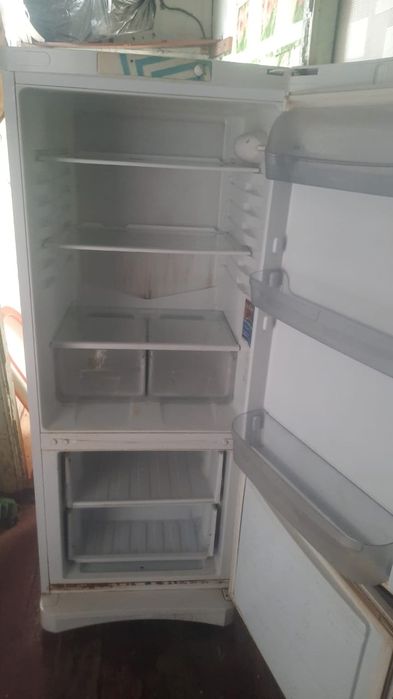 Продам холодильник