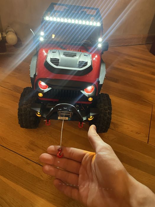 Игрушечный внедорожник
