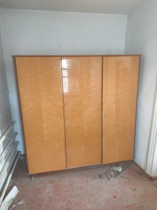 Продам шкаф и сервант