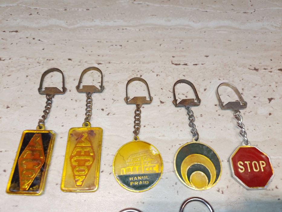 Brelocuri diverse anii ”60 - ”70