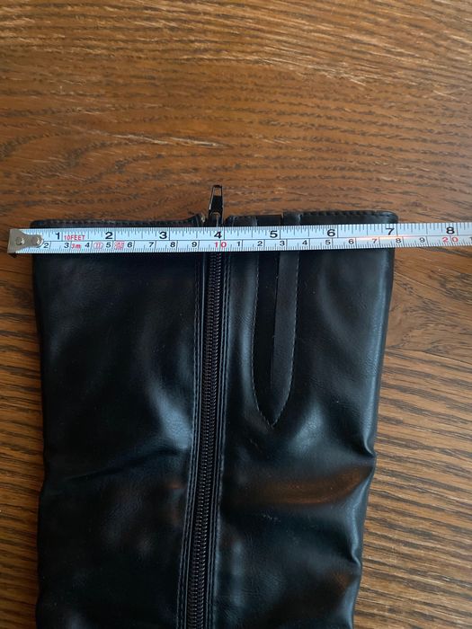 Продавам дамски ботуши от естествена кожа