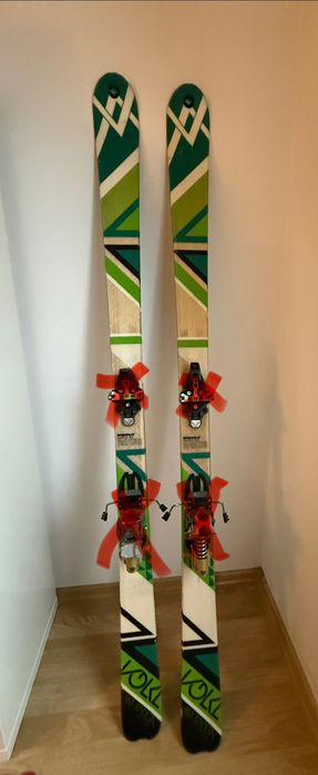 Schiuri de tura Volkl 163 cm