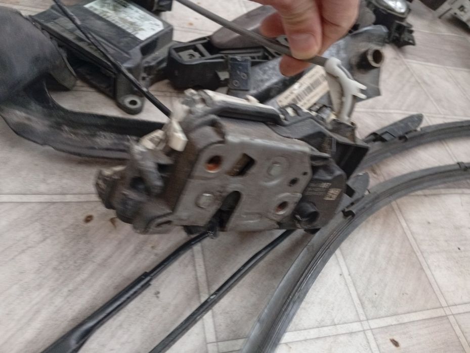 Запчасти на Пежо 301