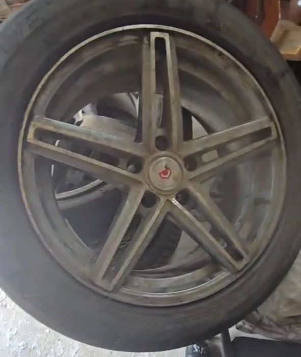 Продам диски с зимней резиной