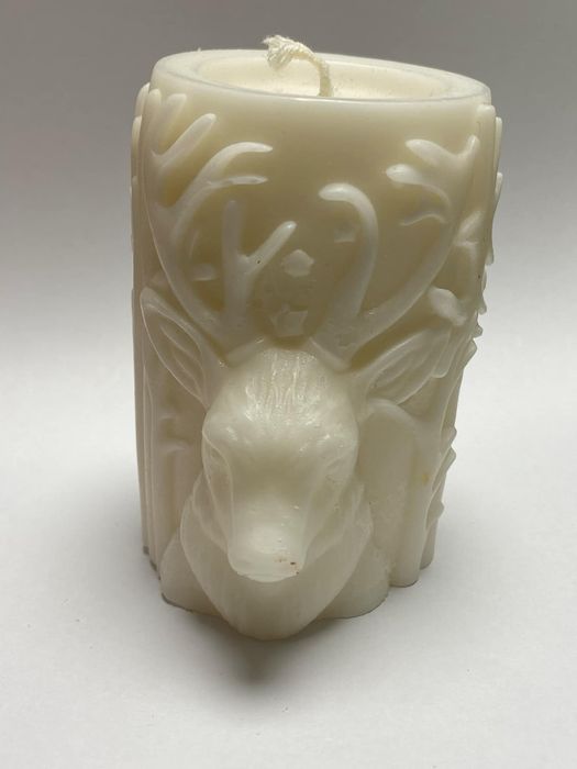 Ръчно правени коледни свещи