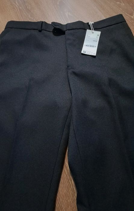 Pantaloni de costum