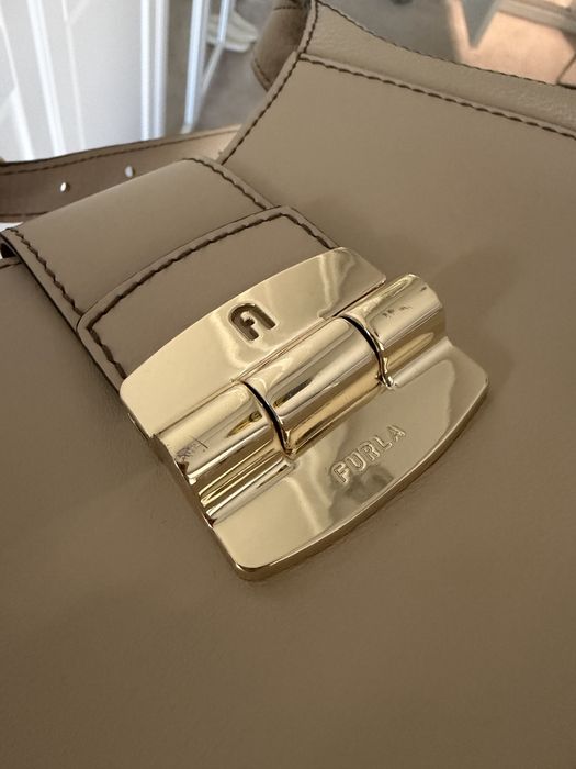 FURLA Club 2 Бежова