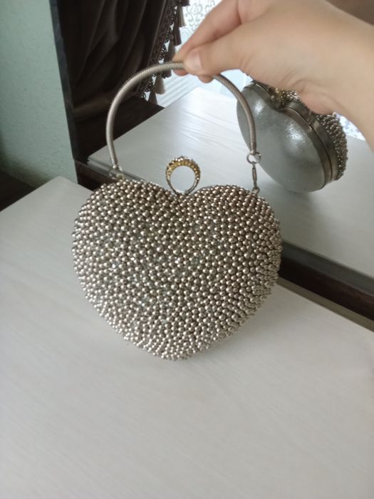 Qizlarimiz va Ayollarimiz uchun original sumochka sotiladi